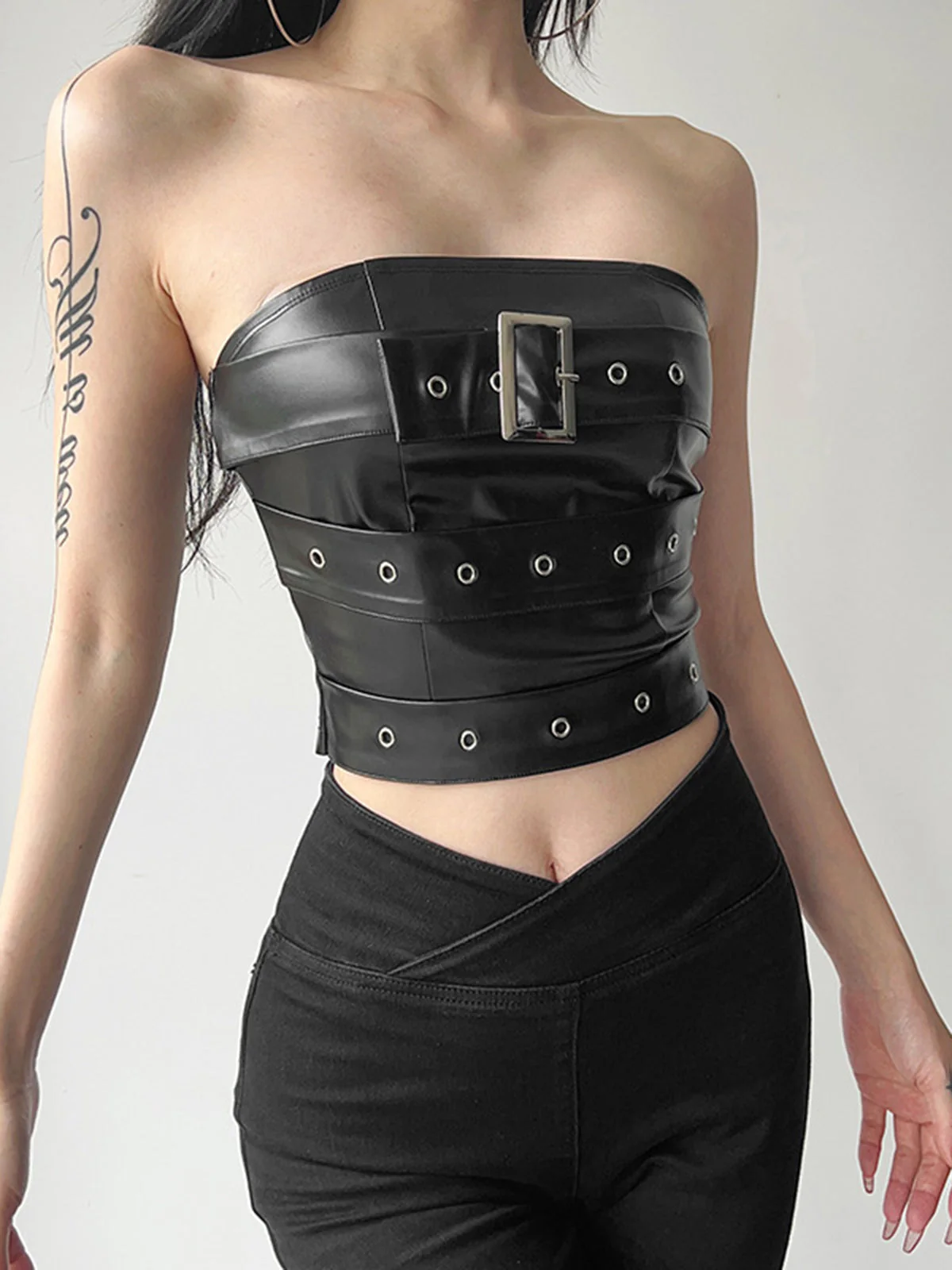 Schwarz 1980er Bandeau Punk Leder Top - Image 3