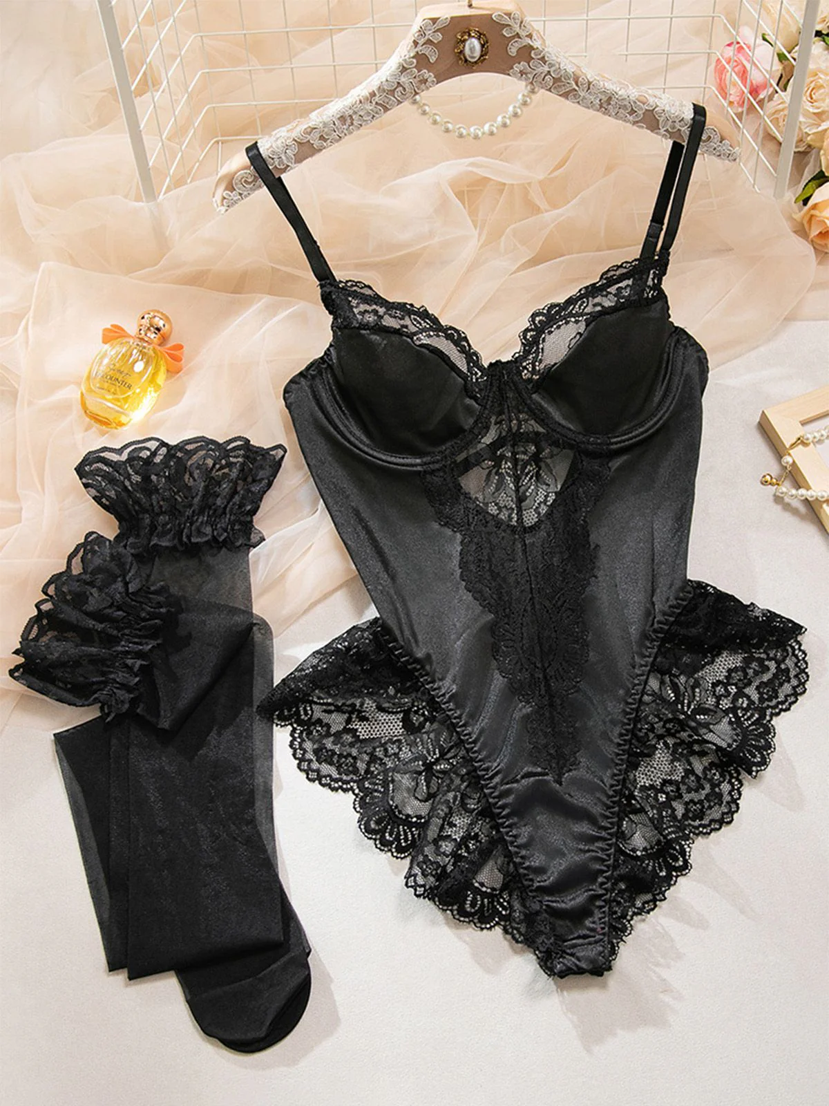 Schwarz 1980er Slip Satin Spitze Bügel Dessous Mit Strümpfen - Image 10