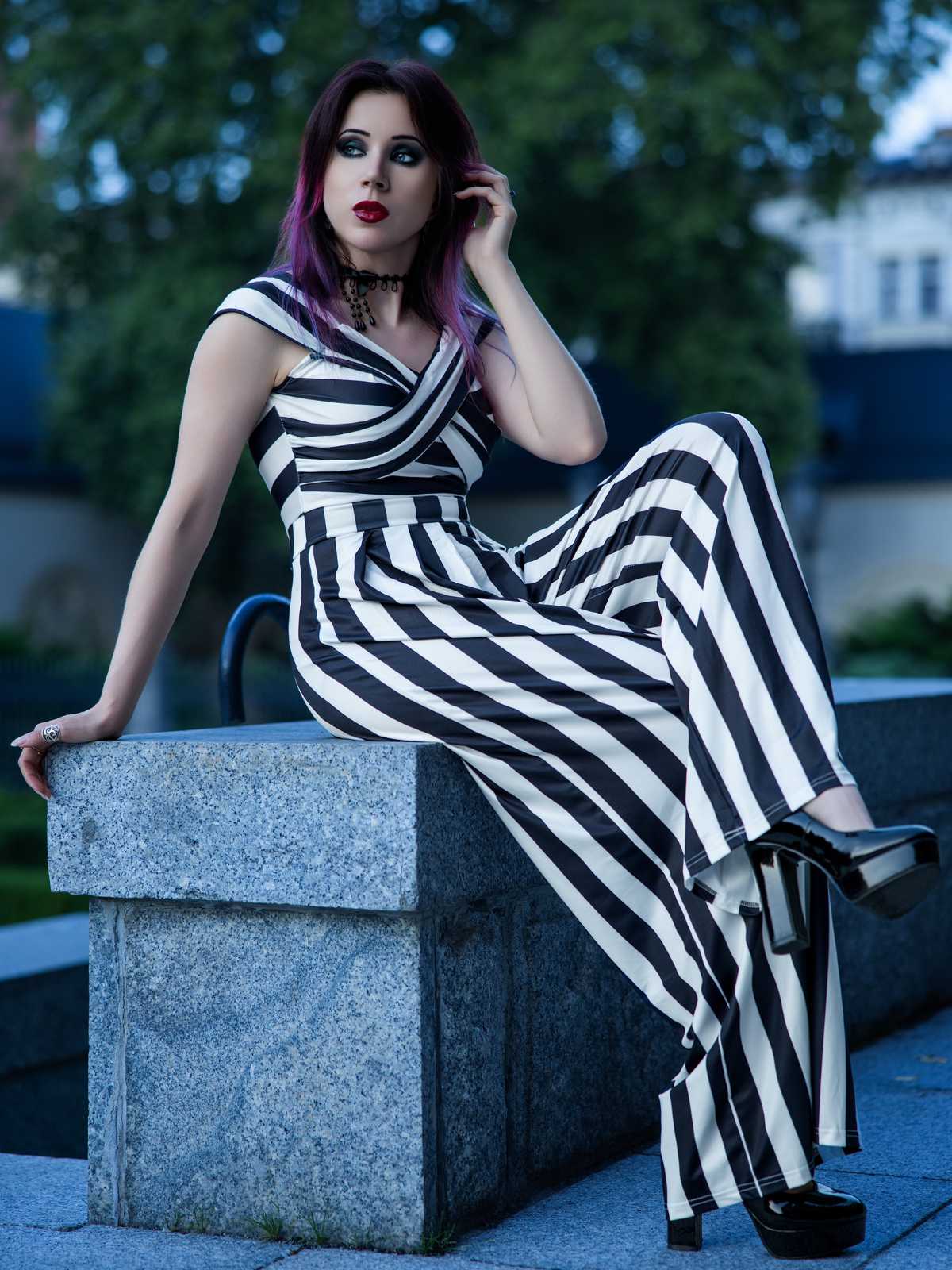Schwarz Beetlejuice Kostüm 1960er Schulterfrei Stripes Jumpsuit - Image 2