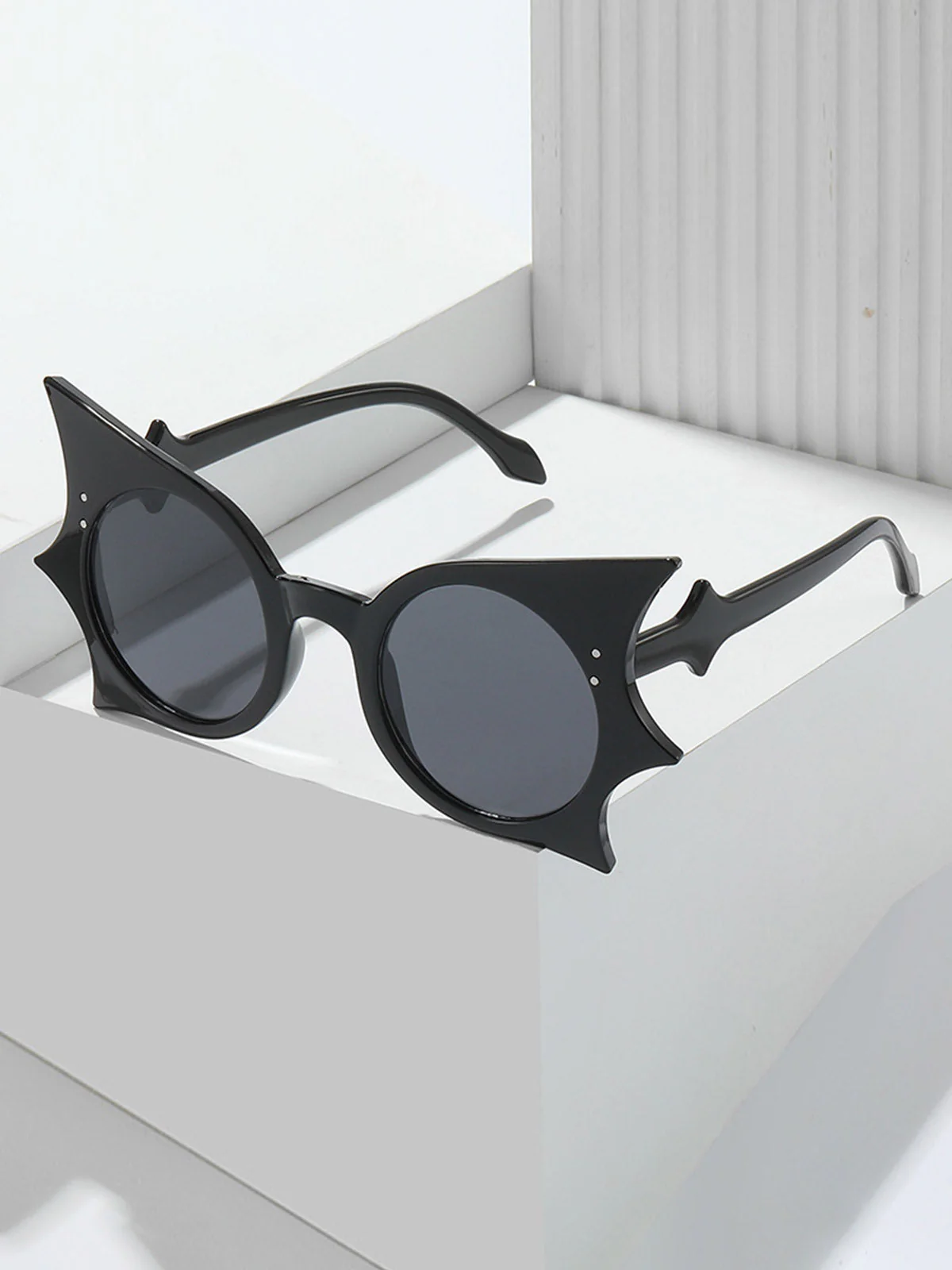 Schwarz Halloween Fledermaus Flügel Gothic Sonnenbrille - Image 6