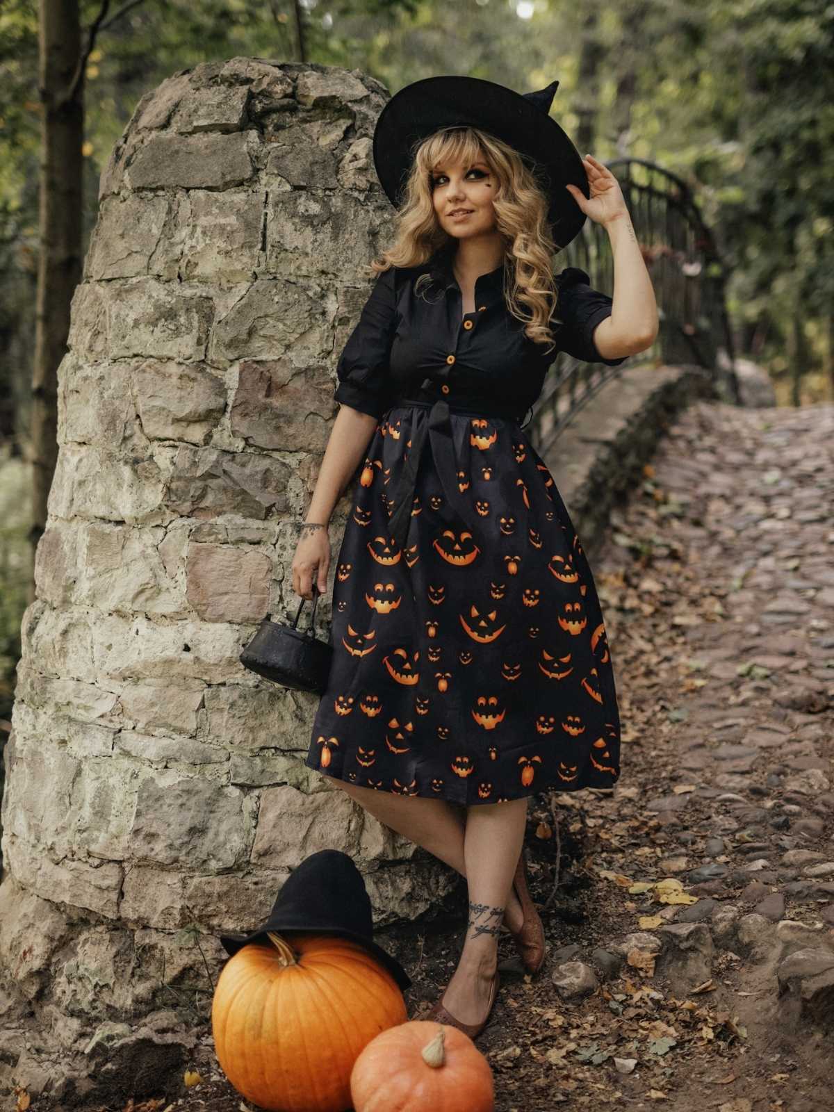 Schwarzes 1940er Halloween Revers Kürbis Gürtelkleid - Image 2
