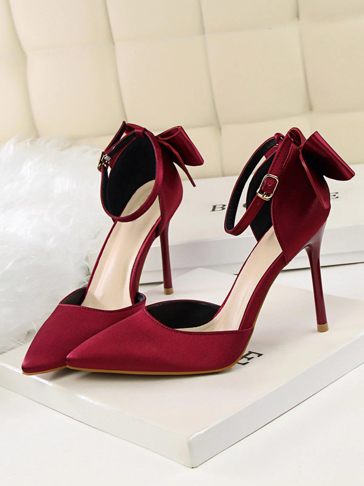 Spitze Zehen Bogen Satin Schuhe mit Hohen Absätzen - Image 10