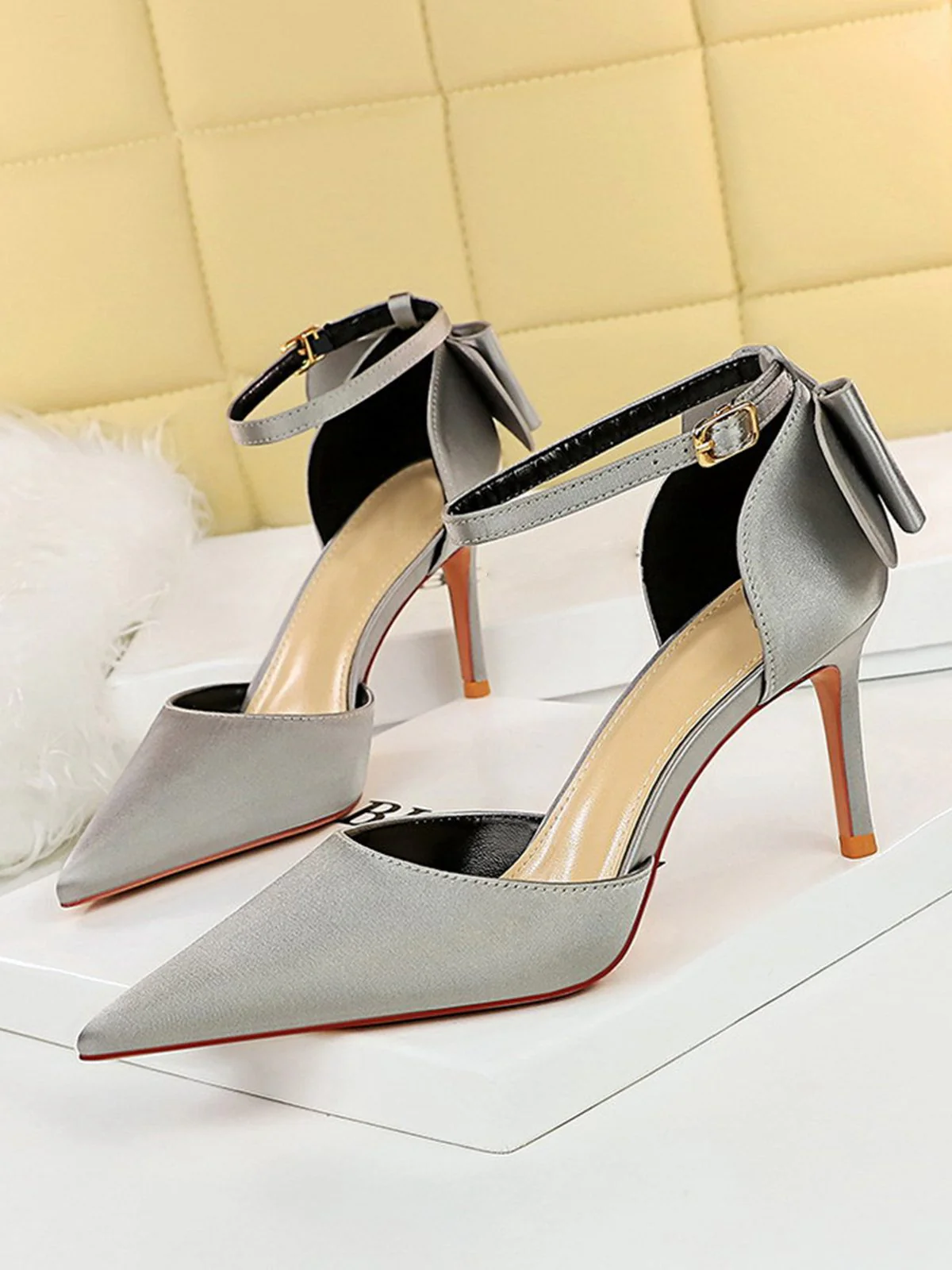 Spitze Zehen Bogen Satin Schuhe mit Hohen Absätzen - Image 2