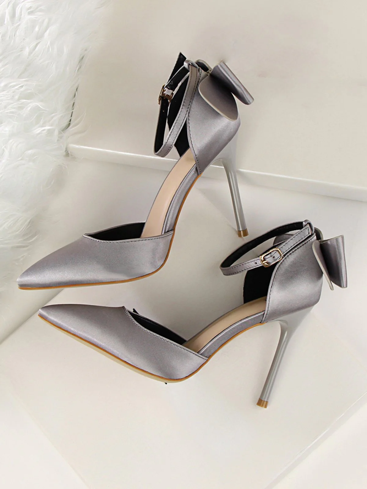 Spitze Zehen Bogen Satin Schuhe mit Hohen Absätzen - Image 4