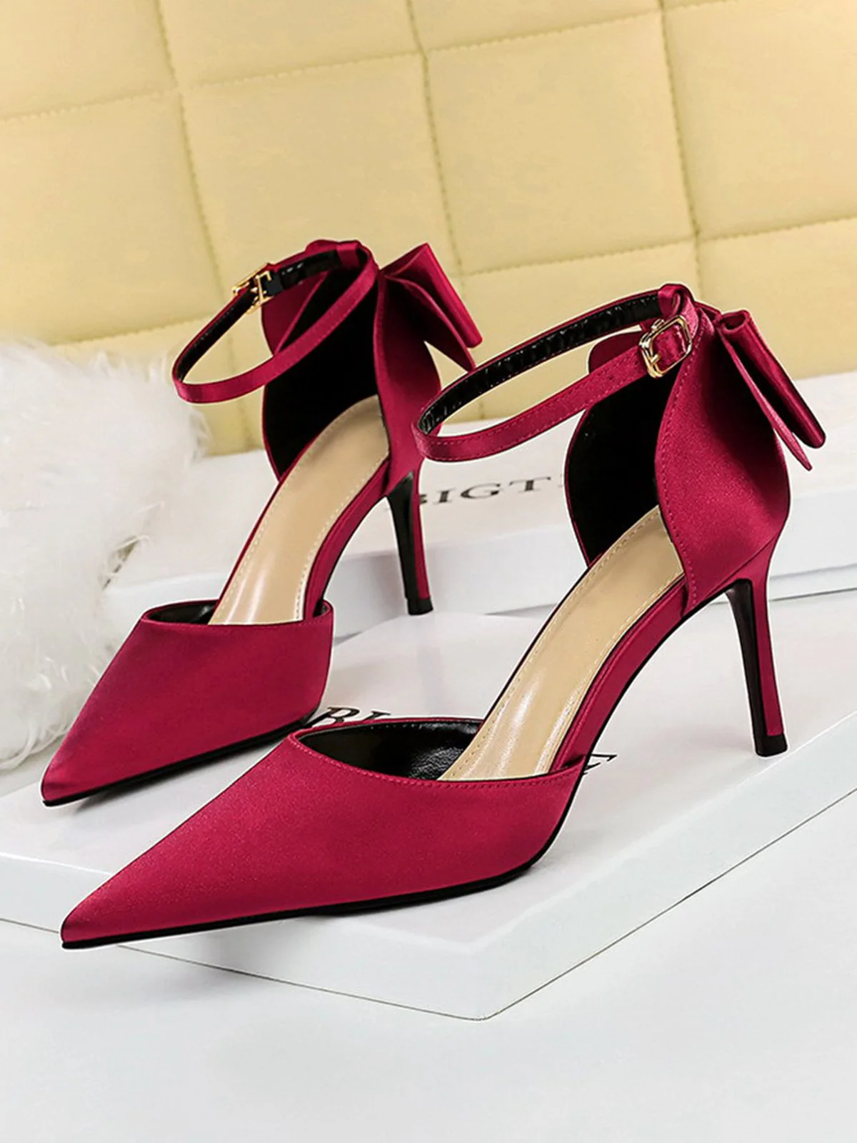 Spitze Zehen Bogen Satin Schuhe mit Hohen Absätzen - Image 9