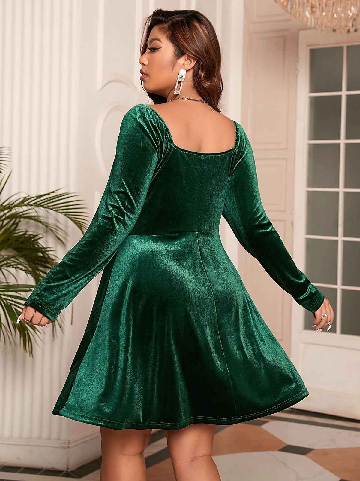 [Übergröße] Dunkelgrün 1950er V-Ausschnitt Samtkleid - Image 2