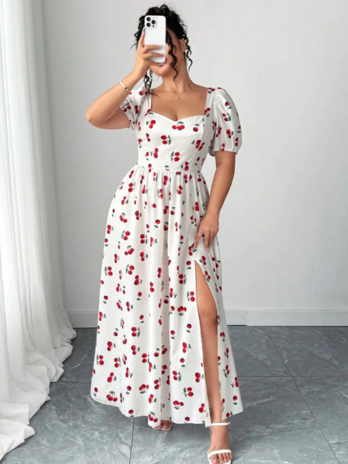 [Übergröße] Weißes 40er Maxikleid mit Kirschen-Print und Schlitz - Image 5