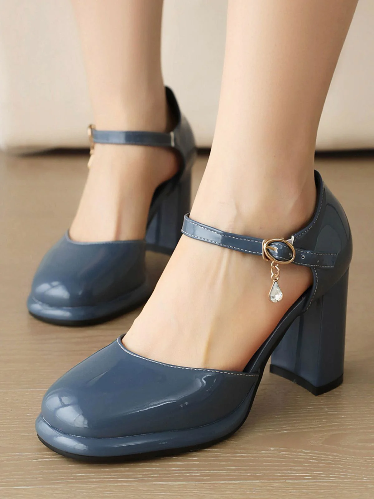 Vintage Lackleder Knöchelriemen Block Absatz Pumps - Image 10