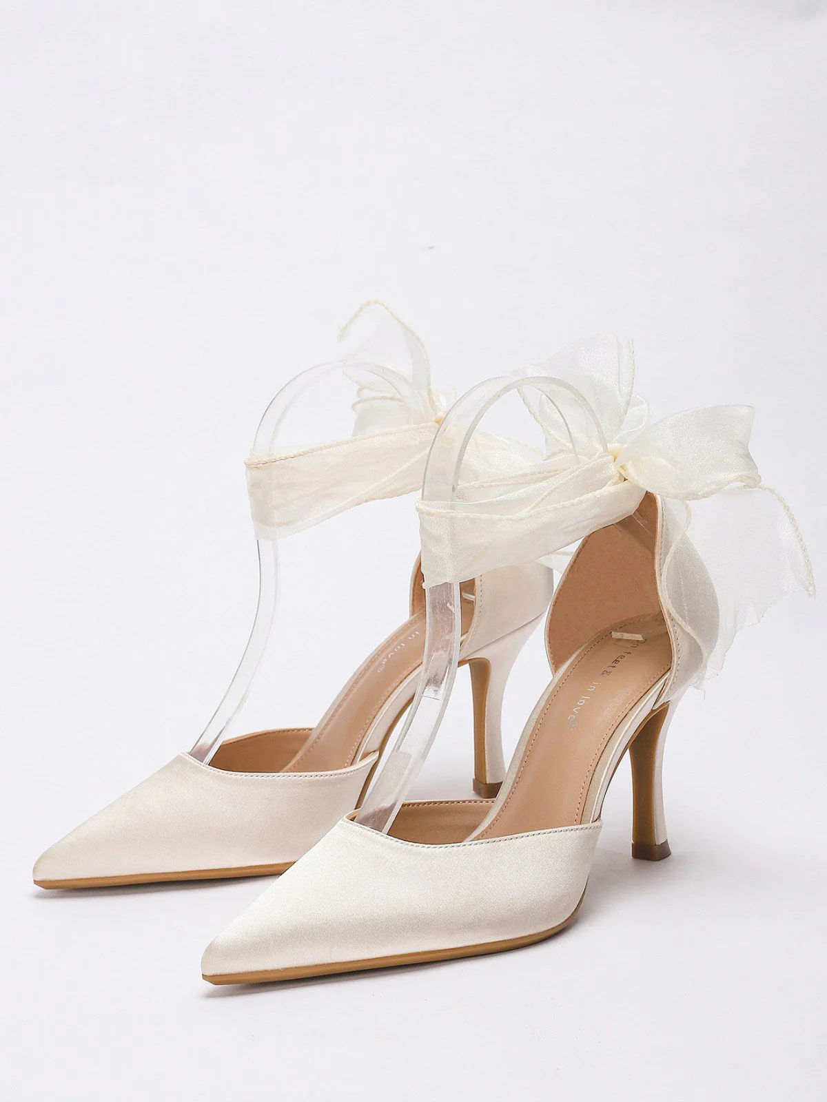 Vintage Satin Band Spitz High Heels - Image 6