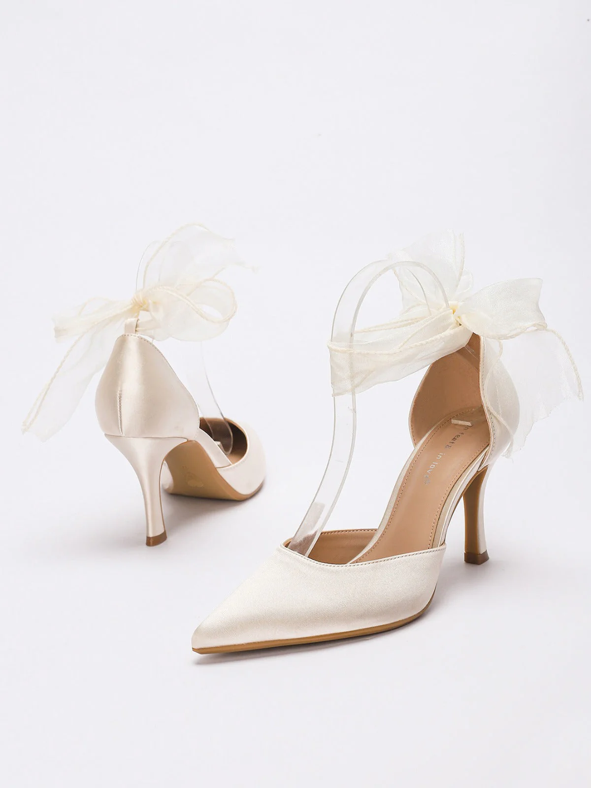 Vintage Satin Band Spitz High Heels - Image 8