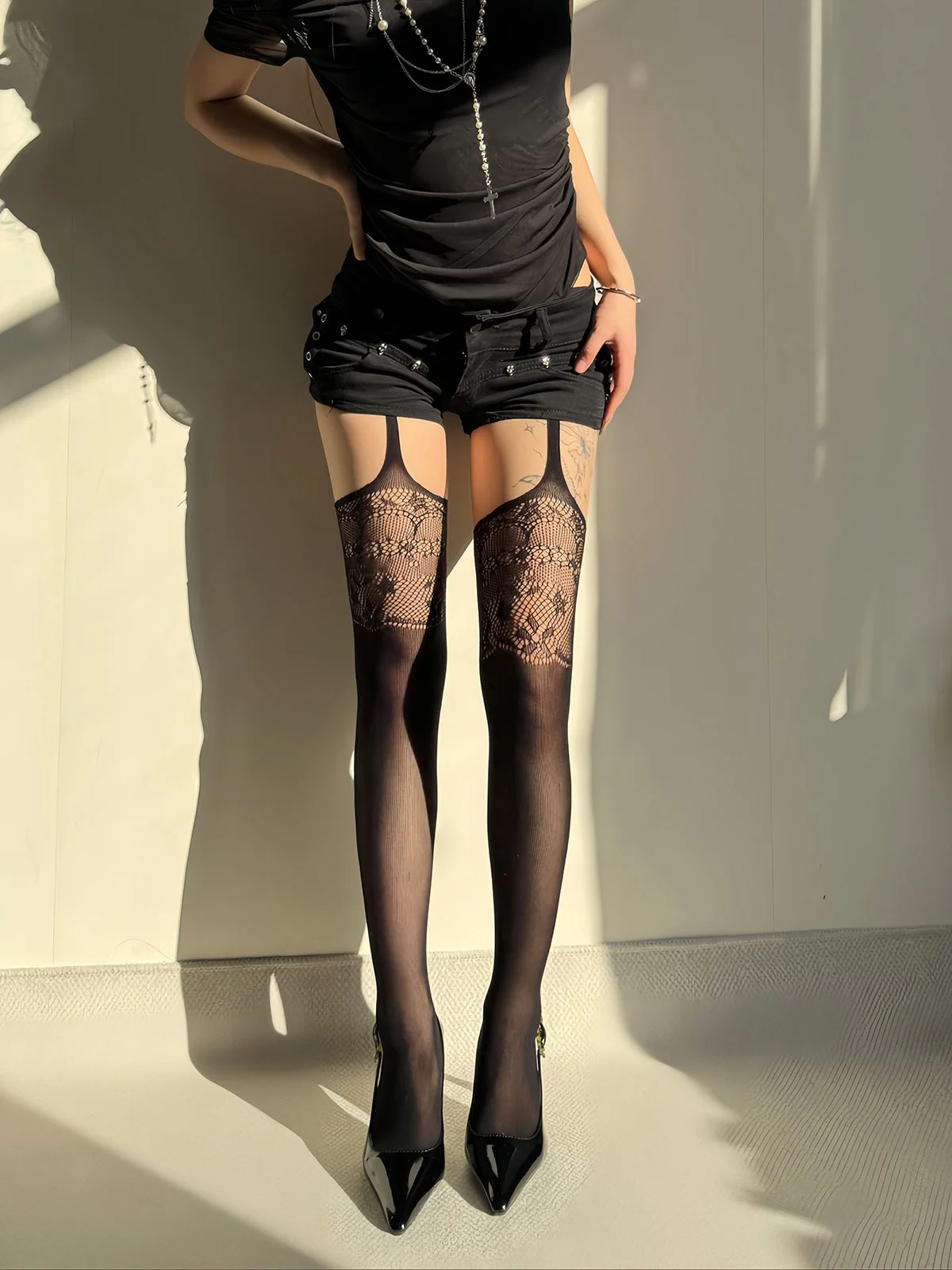 Vintage Spitze Solide Strapsstrumpfhose - Image 2
