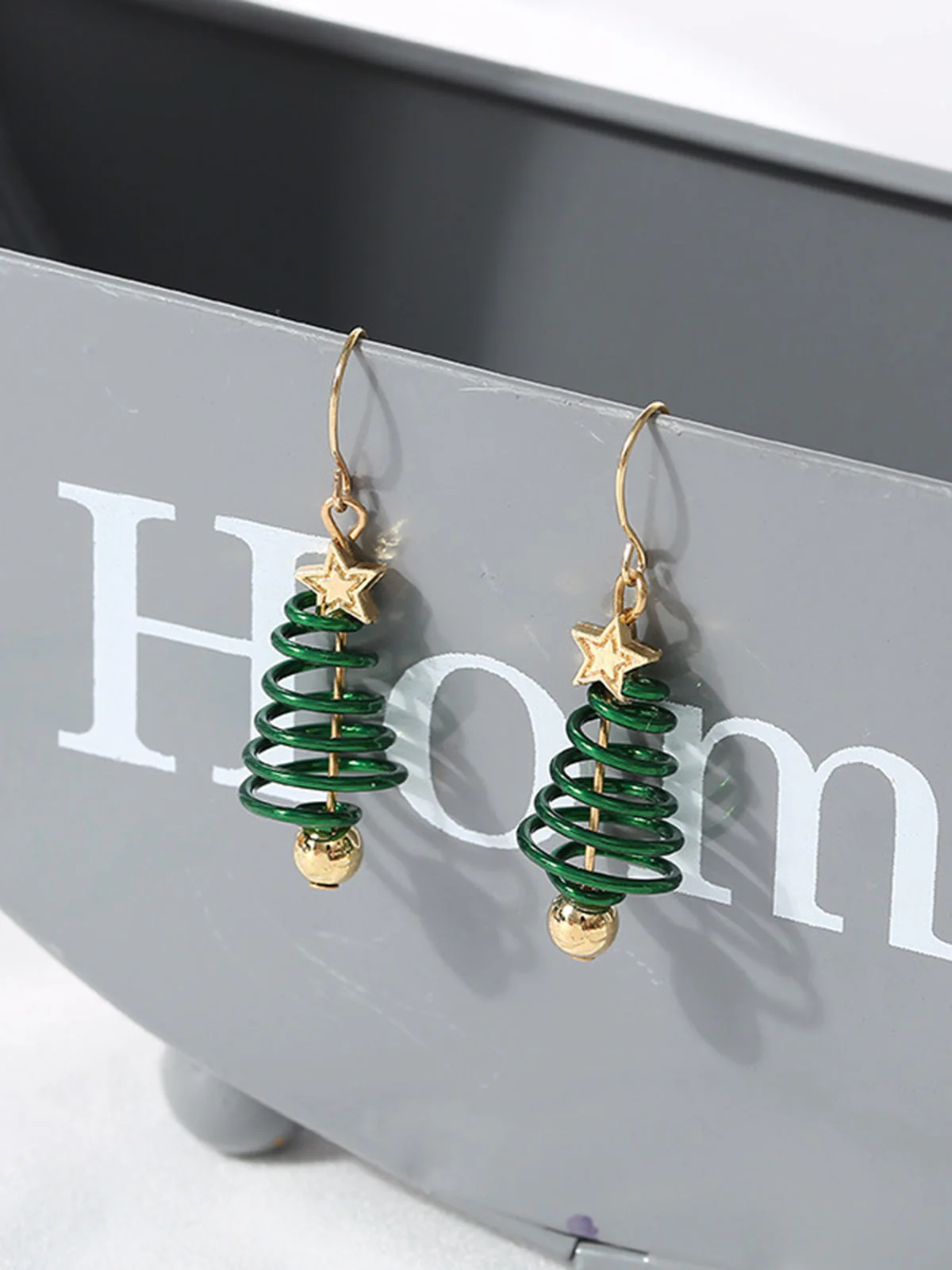 Weihnachtsbaum Stern Twist Ohrringe - Image 3