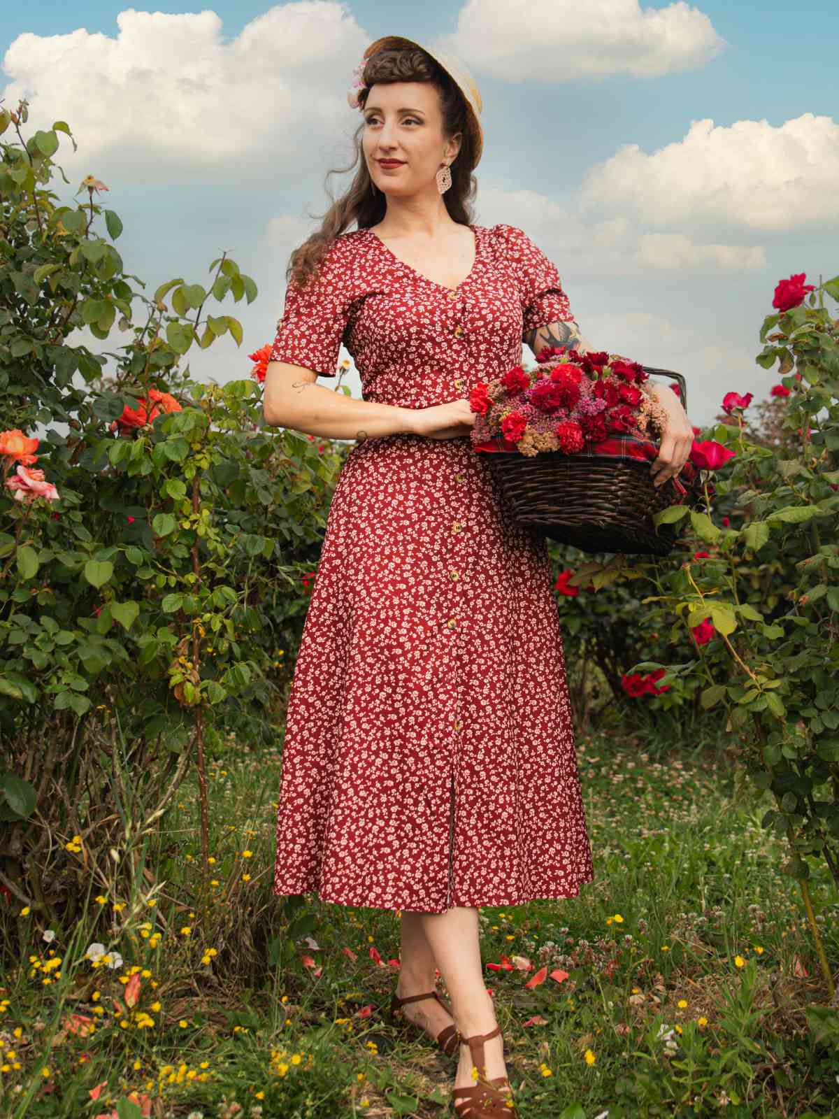 Weinrot 1940er V-Ausschnitt Ditsy Blumen Kleid - Image 2