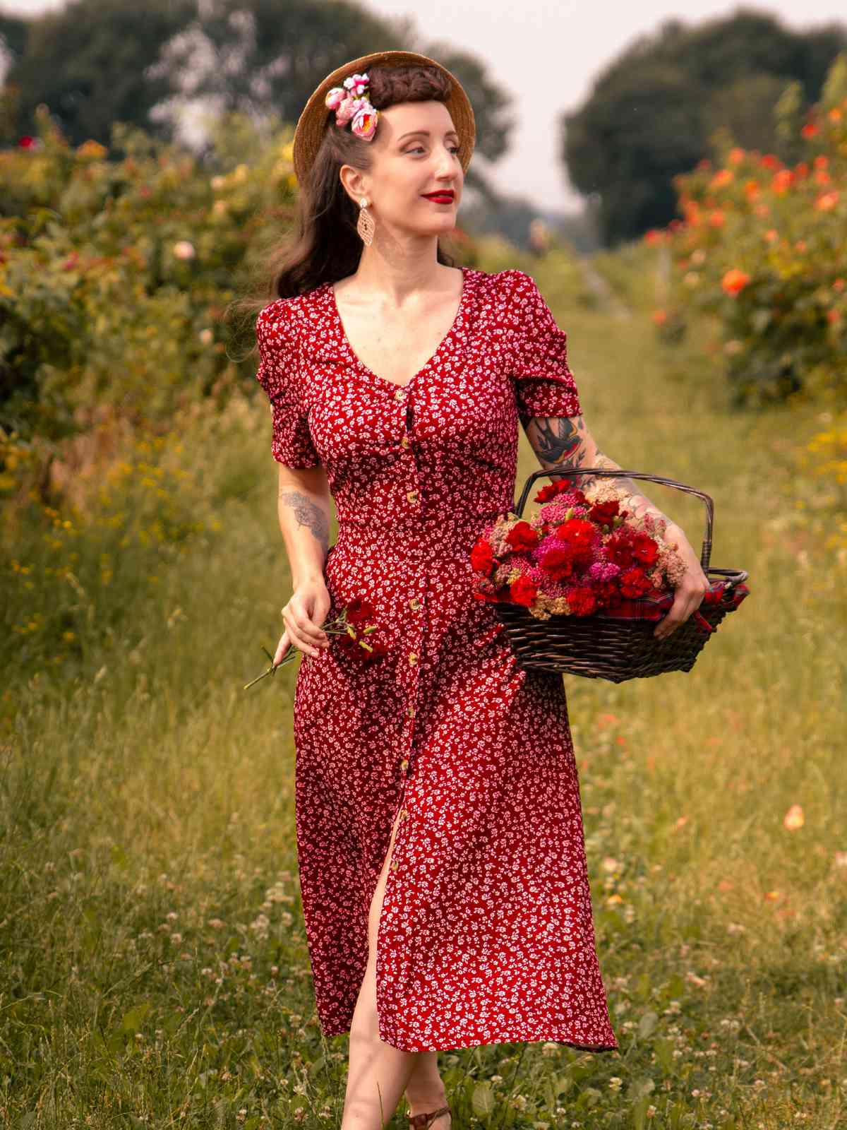Weinrot 1940er V-Ausschnitt Ditsy Blumen Kleid - Image 3