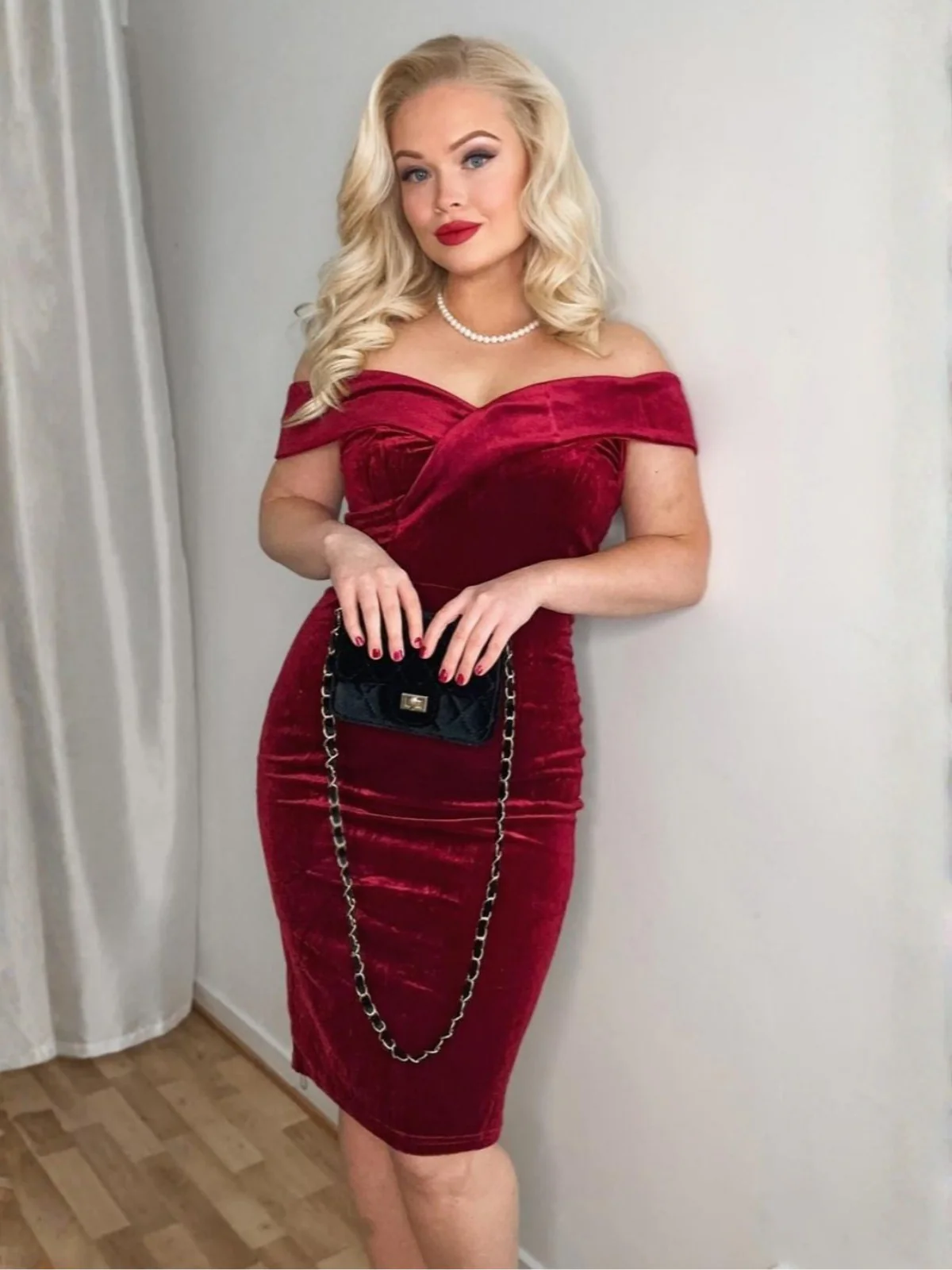 WEINROT SCHULTERFREI PENCIL KLEID - Image 3