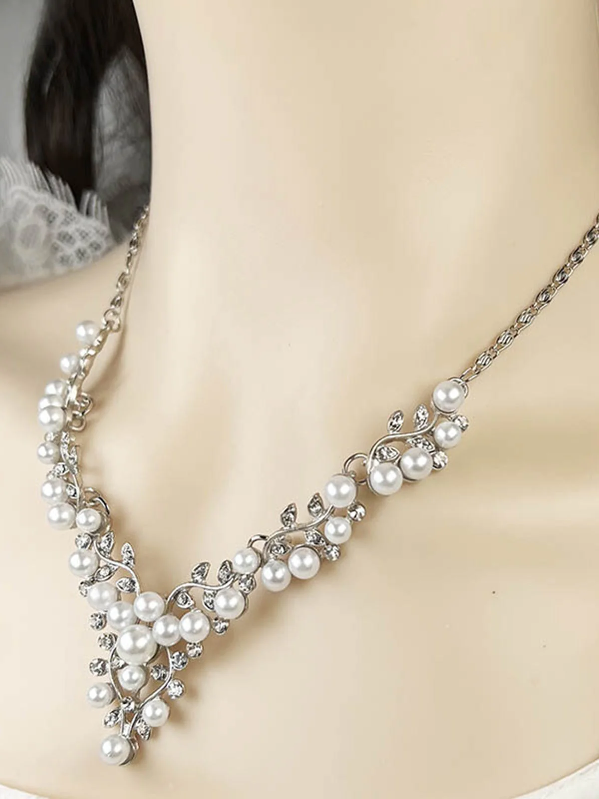 Weiß Perle Strass Blätter Halskette & Ohrring Set - Image 4