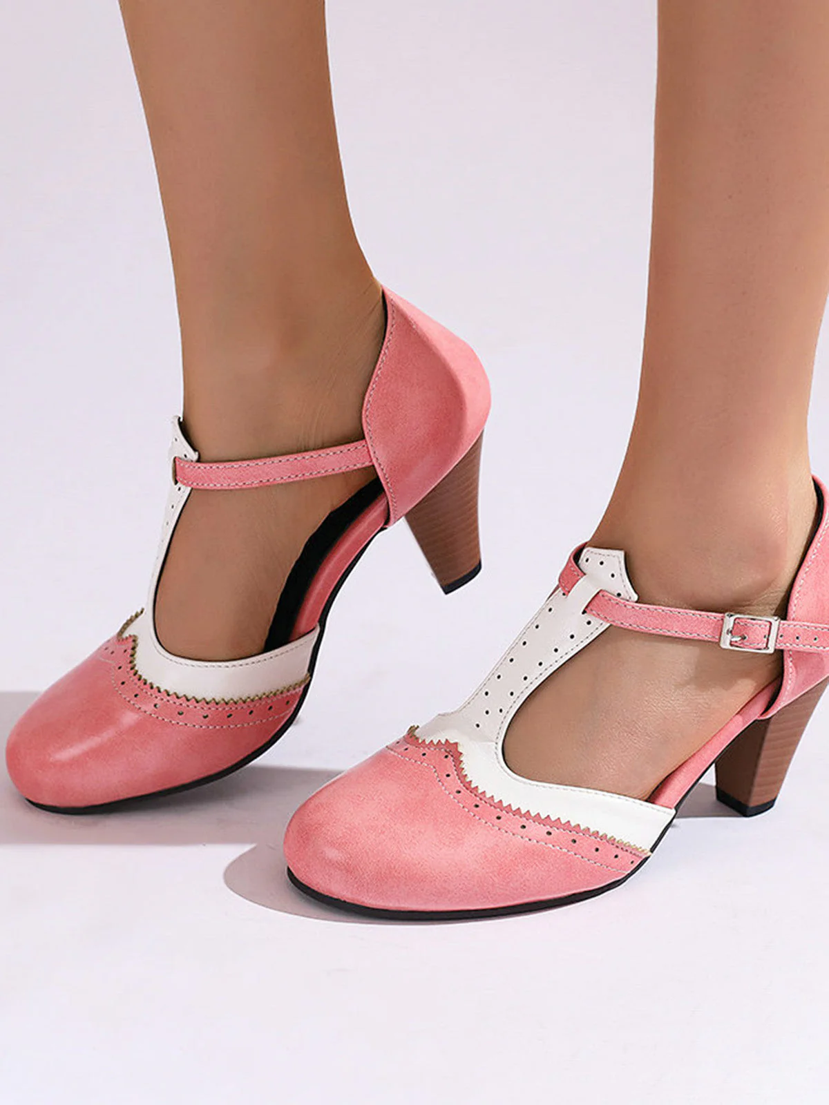 Zweifarbige Pumps im Mary-Jane-Stil mit Blockabsatz und T-Riemen - Image 10